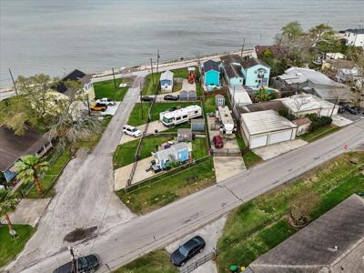 4403 W Bayshore Drive