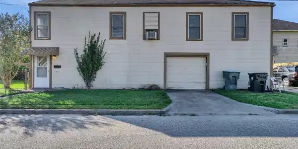 5019 Avenue M 1/2