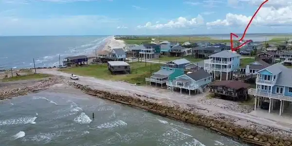 Image 3: Red Arrow points to the House.  See the great loca