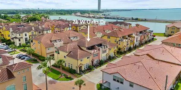 26 W Oaks Drive