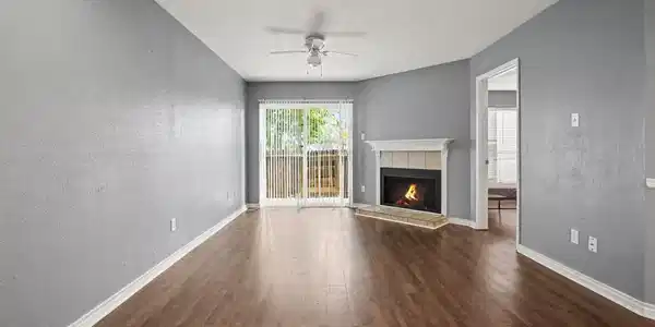 Image 2: Very Spacious and Vinyl plank easy care floor