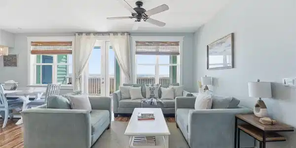 Image 4: Designed for relaxing after a day at the beach, th