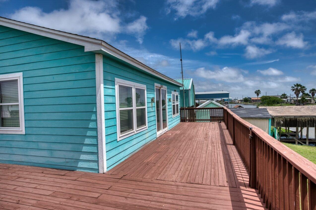 Image 3: Large Porch area