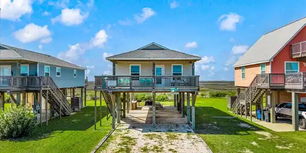 2811 Blue Water Highway