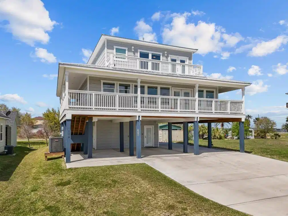 Image 1: Three levels of coastal living designed to capture