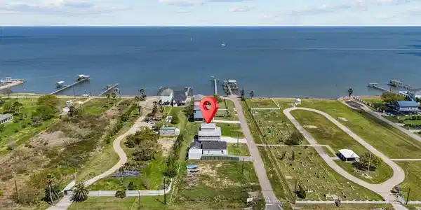 Image 4: Perfectly positioned to capture sweeping Galveston