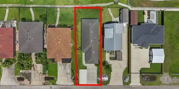 Image 4: Welcome home to 639 29th street!