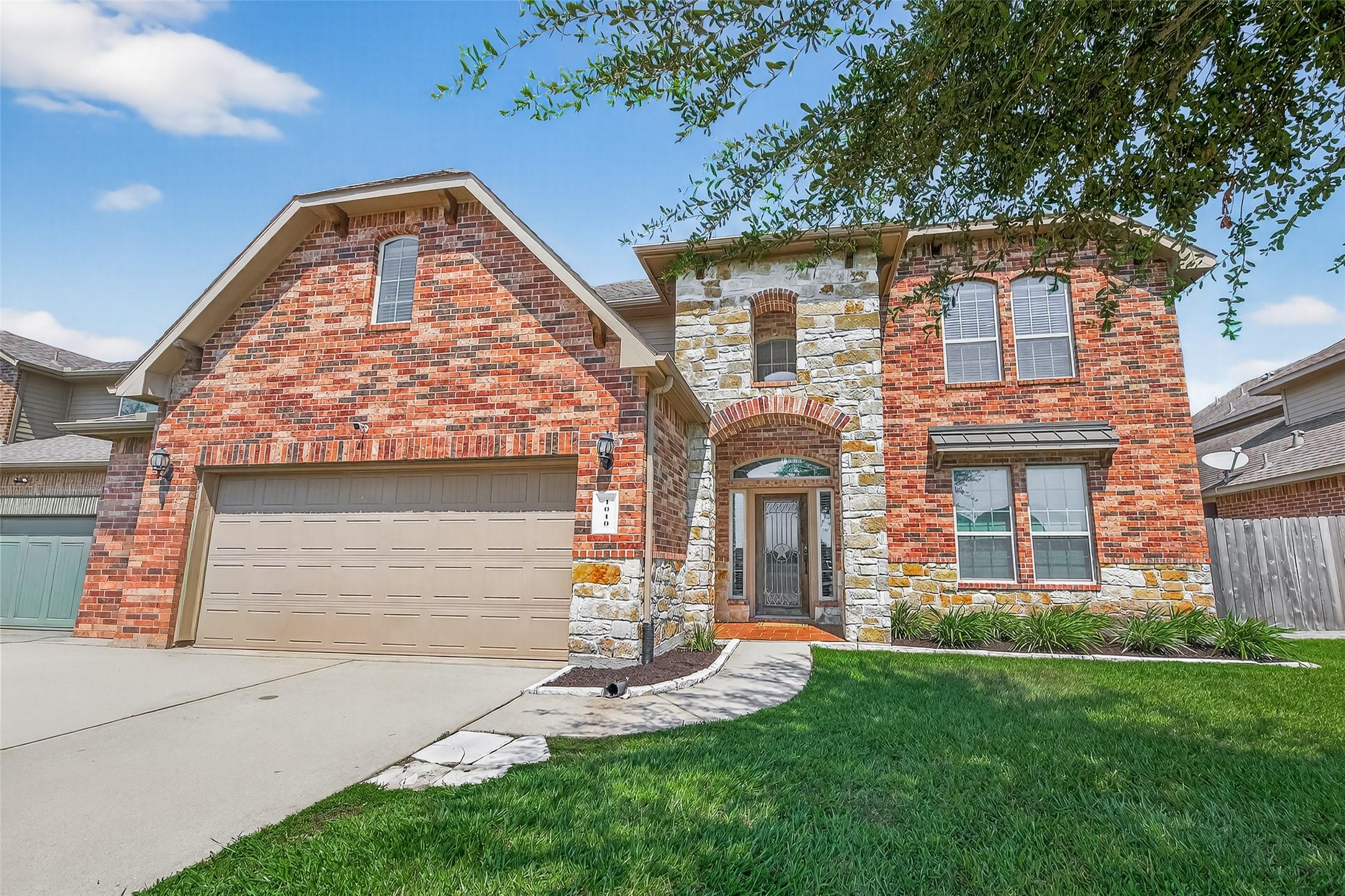 Image 1: Discover this stunning 4-bedroom, 3.5-bath modern