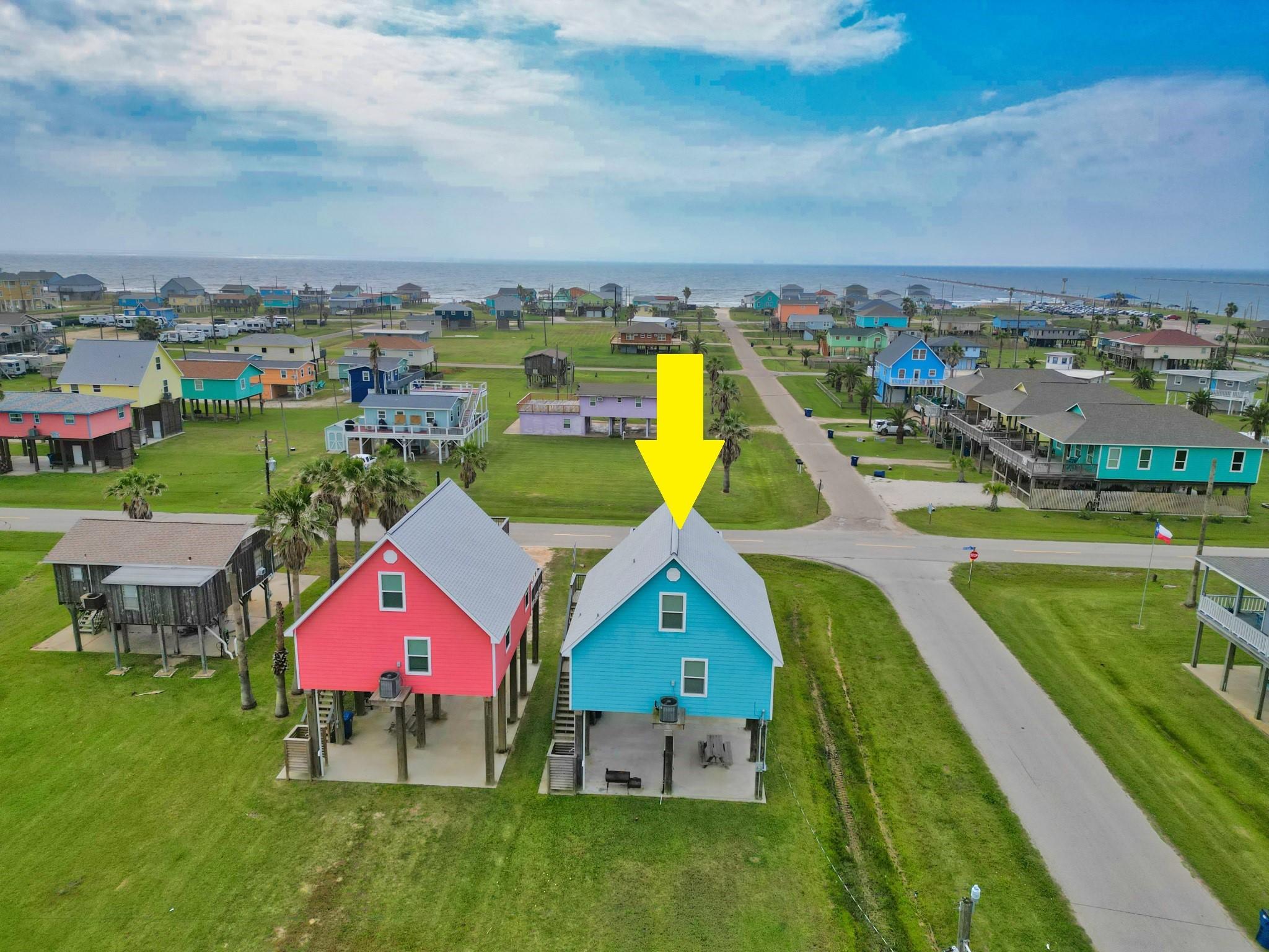 Image 2: Centrally Located on the Village Side of Surfside