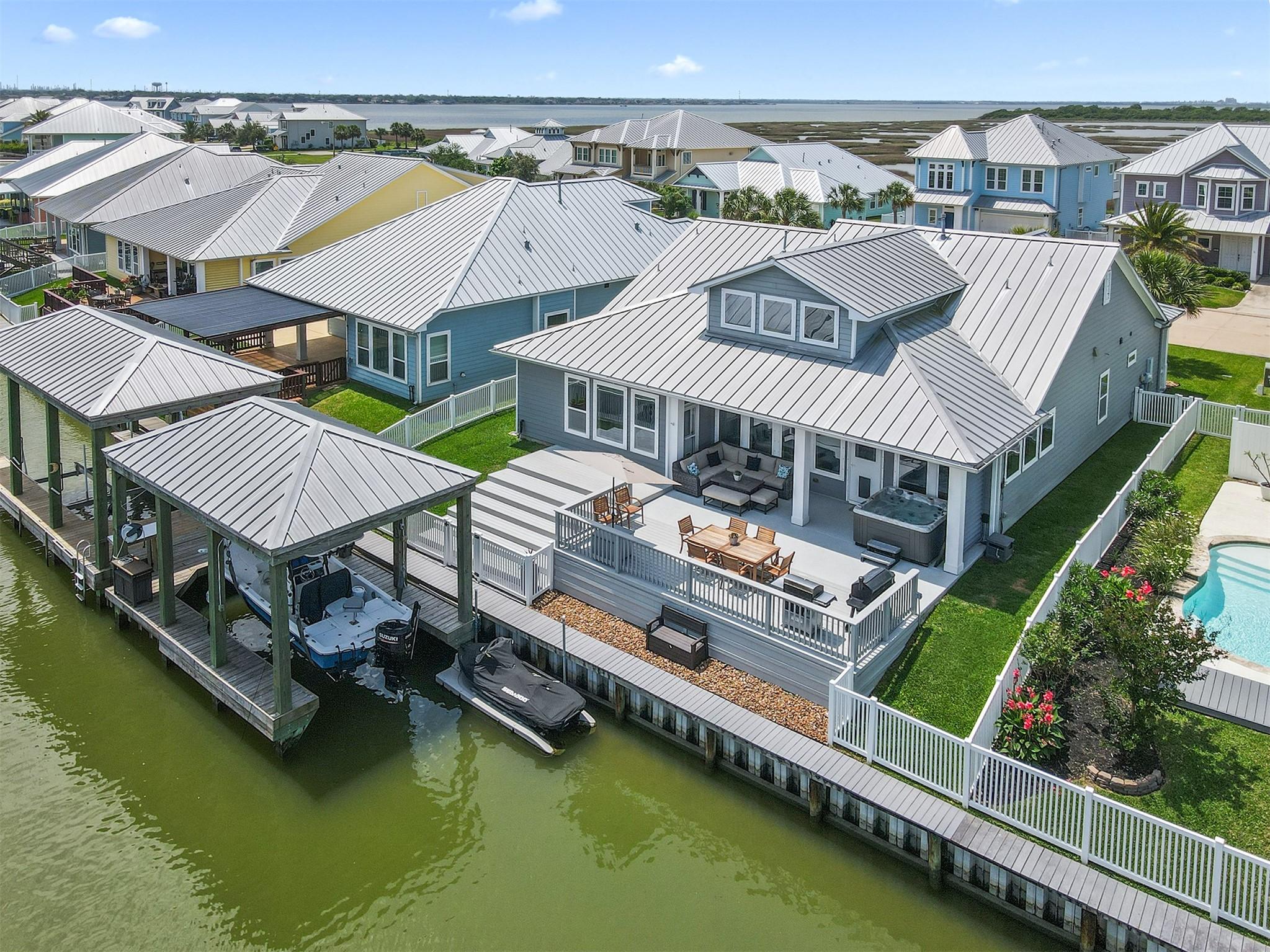 Image 1: Flood insurance isn't required!