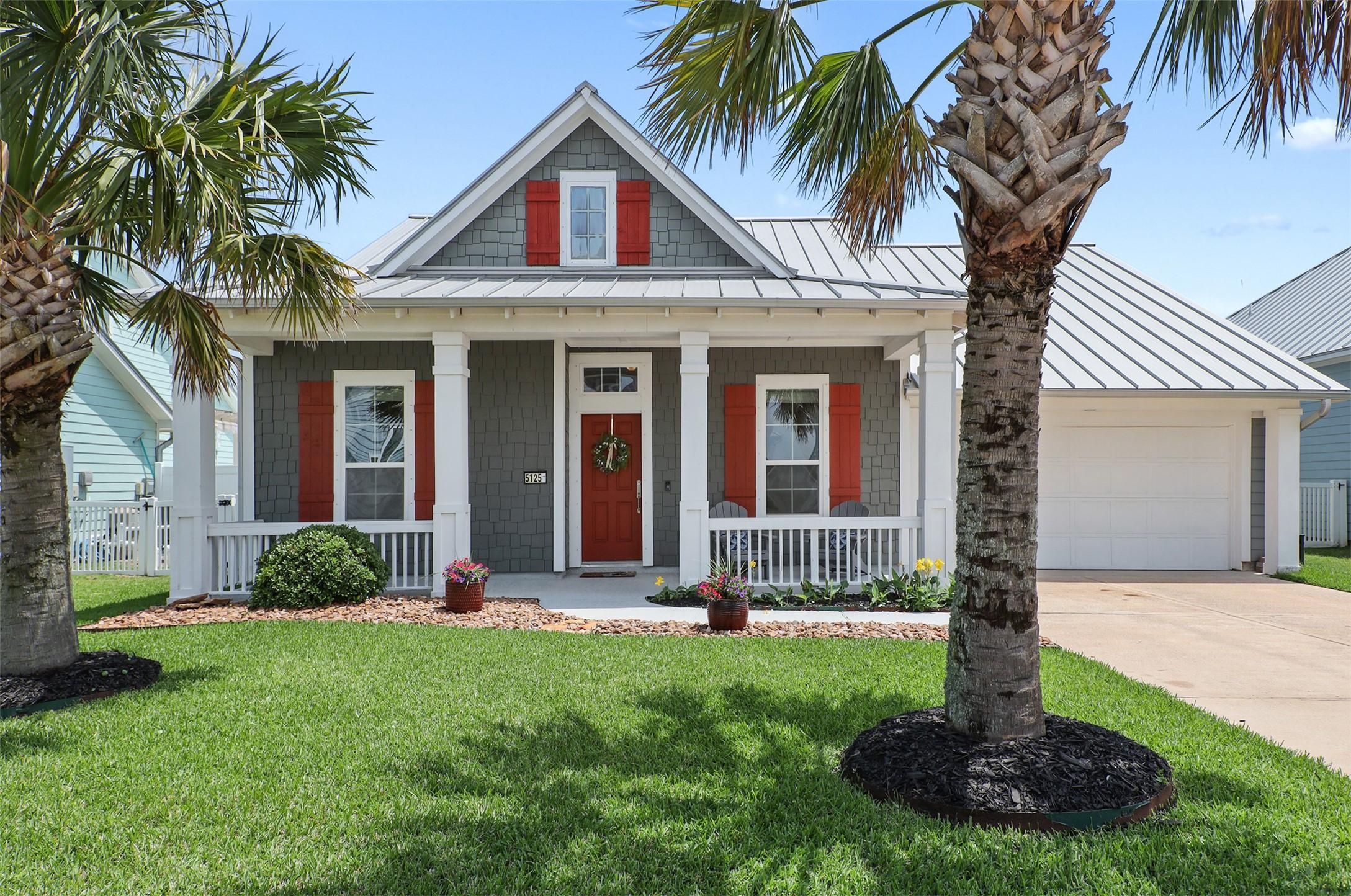 Image 4: Mature landscaping with the nice Palm trees.