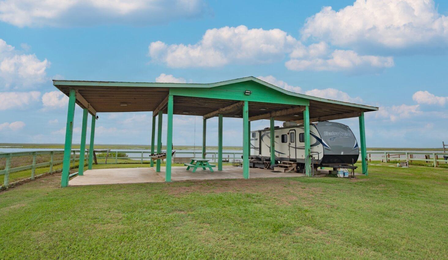 Image 4: Large RV cover