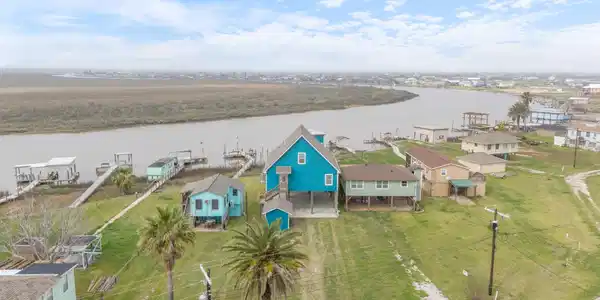 Image 3: Ariel View of home.