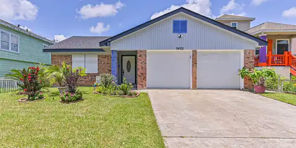Image 2: Welcome to the house. Fully renovated with modern