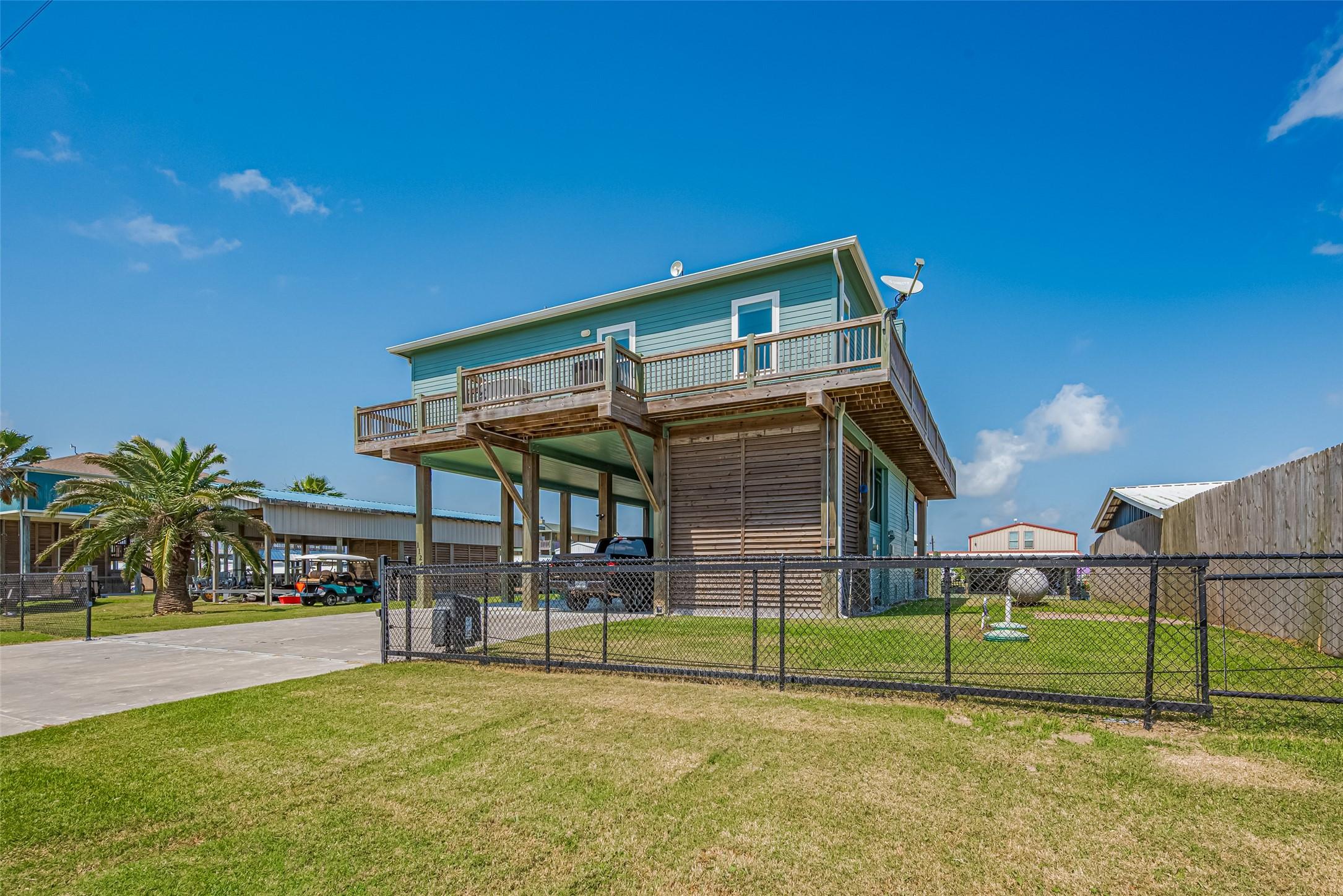 Image 1: 1126 Island Blvd