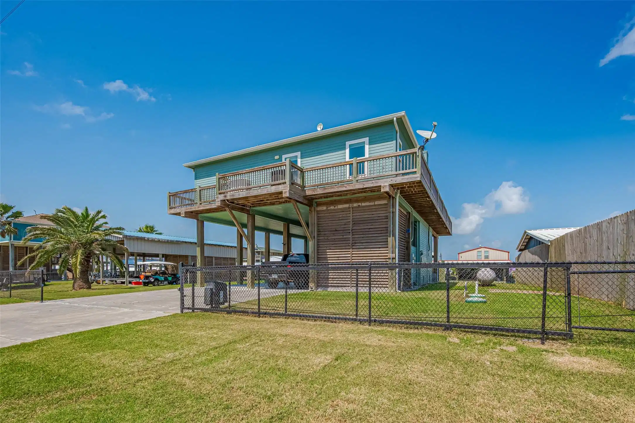 Image 1: 1126 Island Blvd