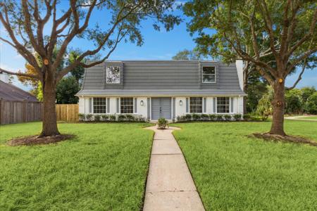 617 Bay Club Drive