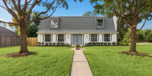 617 Bay Club Drive