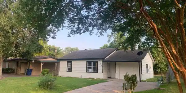 6105 Diamond Court