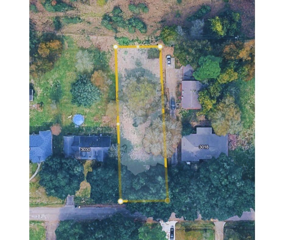 Image 2: Satellite view of the lot. The yellow lines are fo
