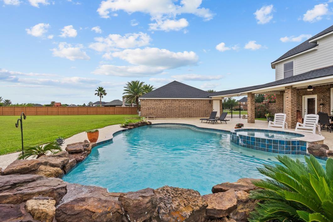 Image 4: This isn't just a backyard... it's where birthdays
