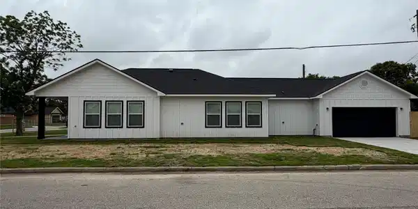 Image 2: Side of Home