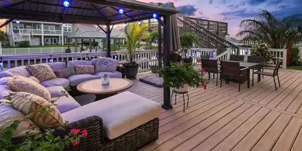 Image 3: Back deck is ready for entertaining.