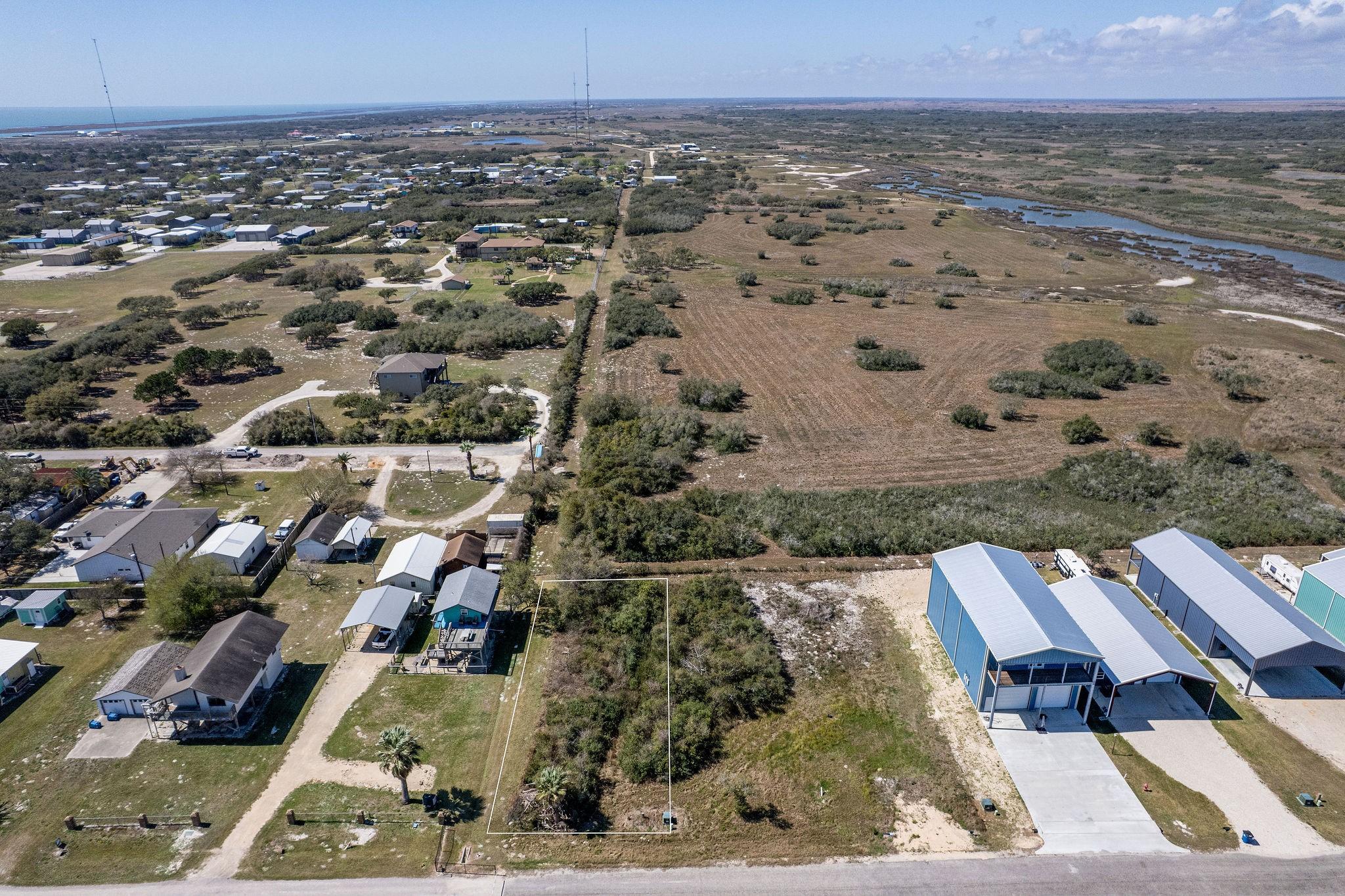 Image 4: Aerial View of Lot 1 from Easy St with approximate