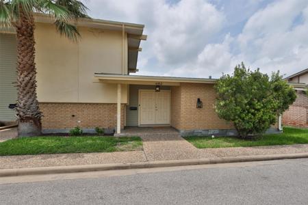 6912 Williams Drive