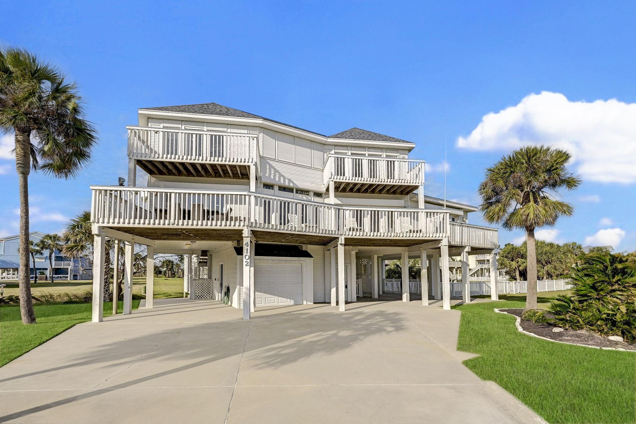 Image 2: Welcome to 4102 Ghost Crab Lane!!