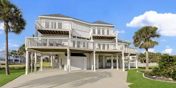 Image 2: Welcome to 4102 Ghost Crab Lane!!