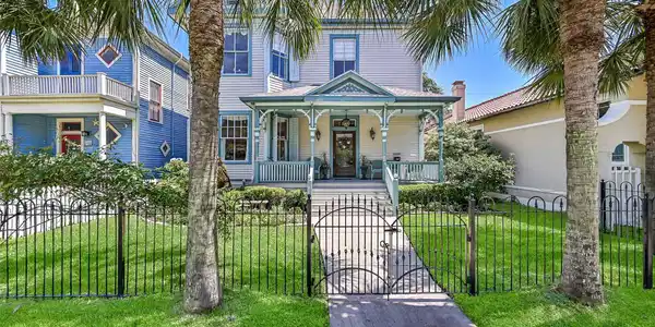 1409 Sealy Street