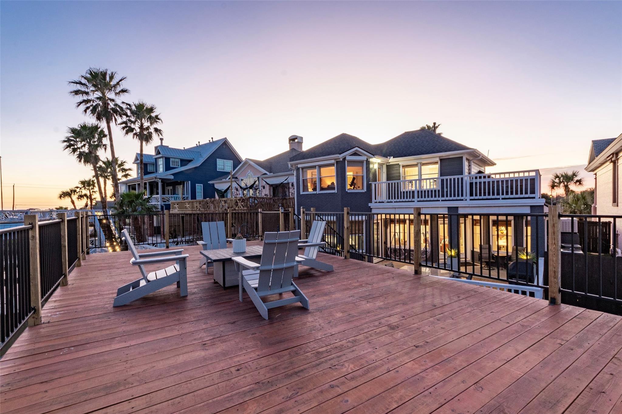 Image 2: Welcome to this beautiful waterfront property in a