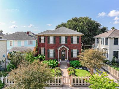 1111 Sealy Street