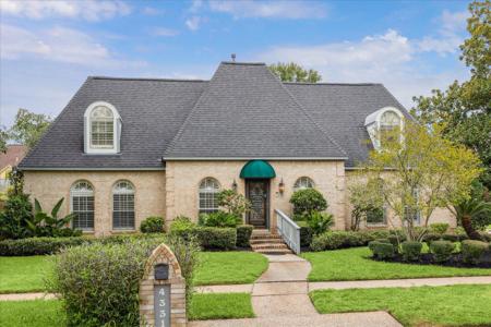 4331 Meadowbank Drive