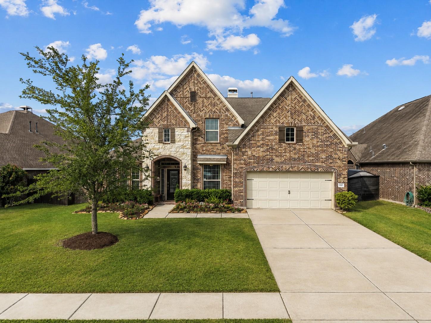 Image 3: Immaculately maintained two-story home located on