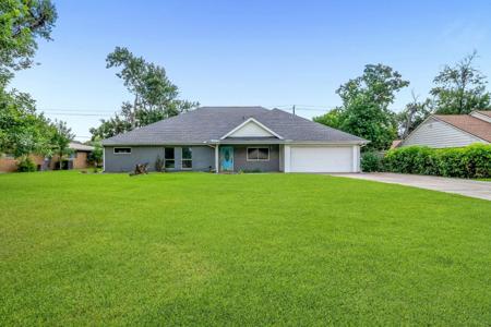 118 Crestway Drive