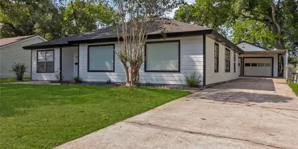 1006 S Shepherd Drive