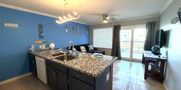 Image 2: Ceramic Tile / NO carpet