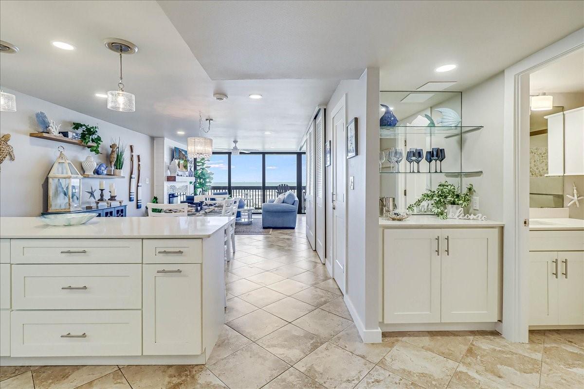 Image 4: Dry bar location in relation to kitchen.