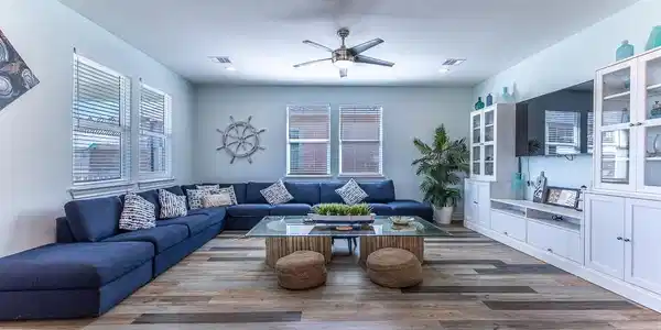 Image 3: Living room