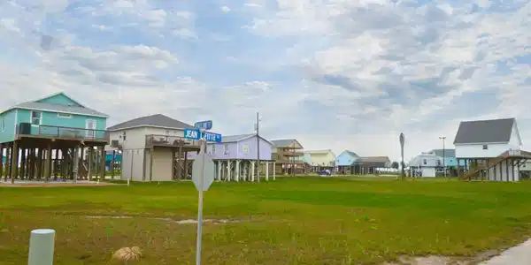 Image 3: This awesome large lot is the perfect place to bui