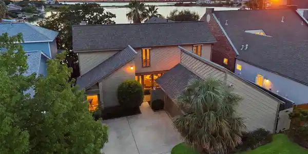 8 Quintana Drive
