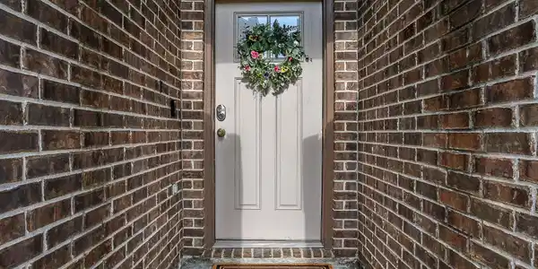 Image 3: Covered front entry