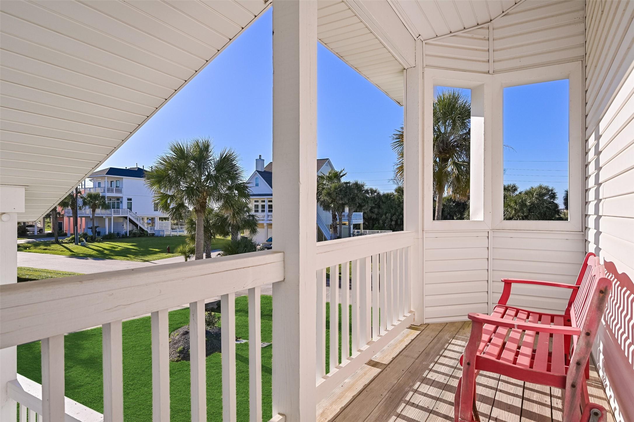 Image 4: East facing deck upon entrance of home.