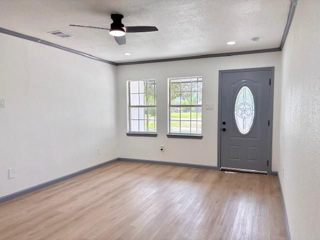 Image 3: Living room