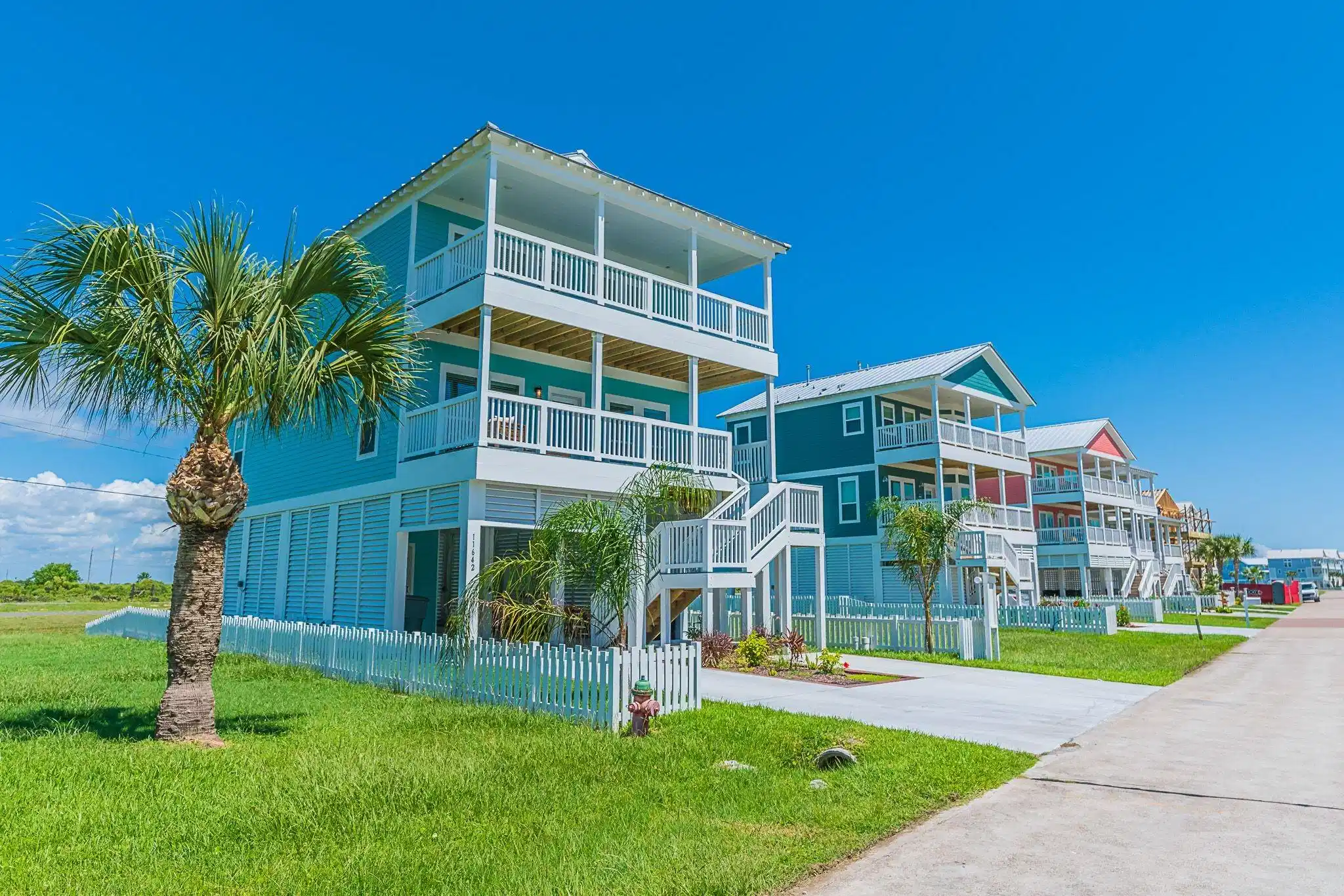 Image 1: 4/3 Beachside Village Beach House built in 2020!