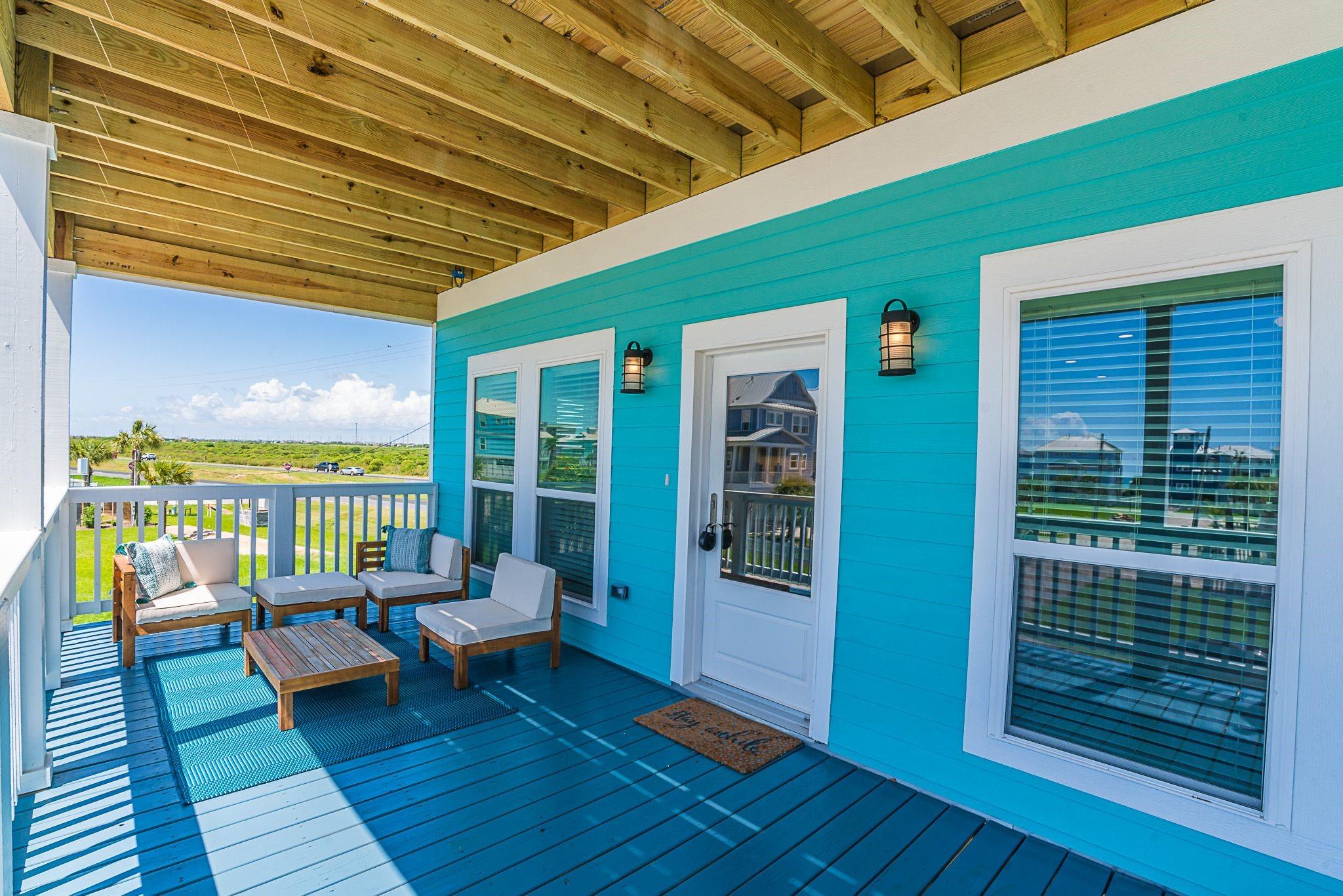Image 4: Outdoor Deck
