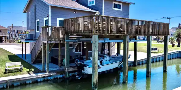 303 Tahiti Road
