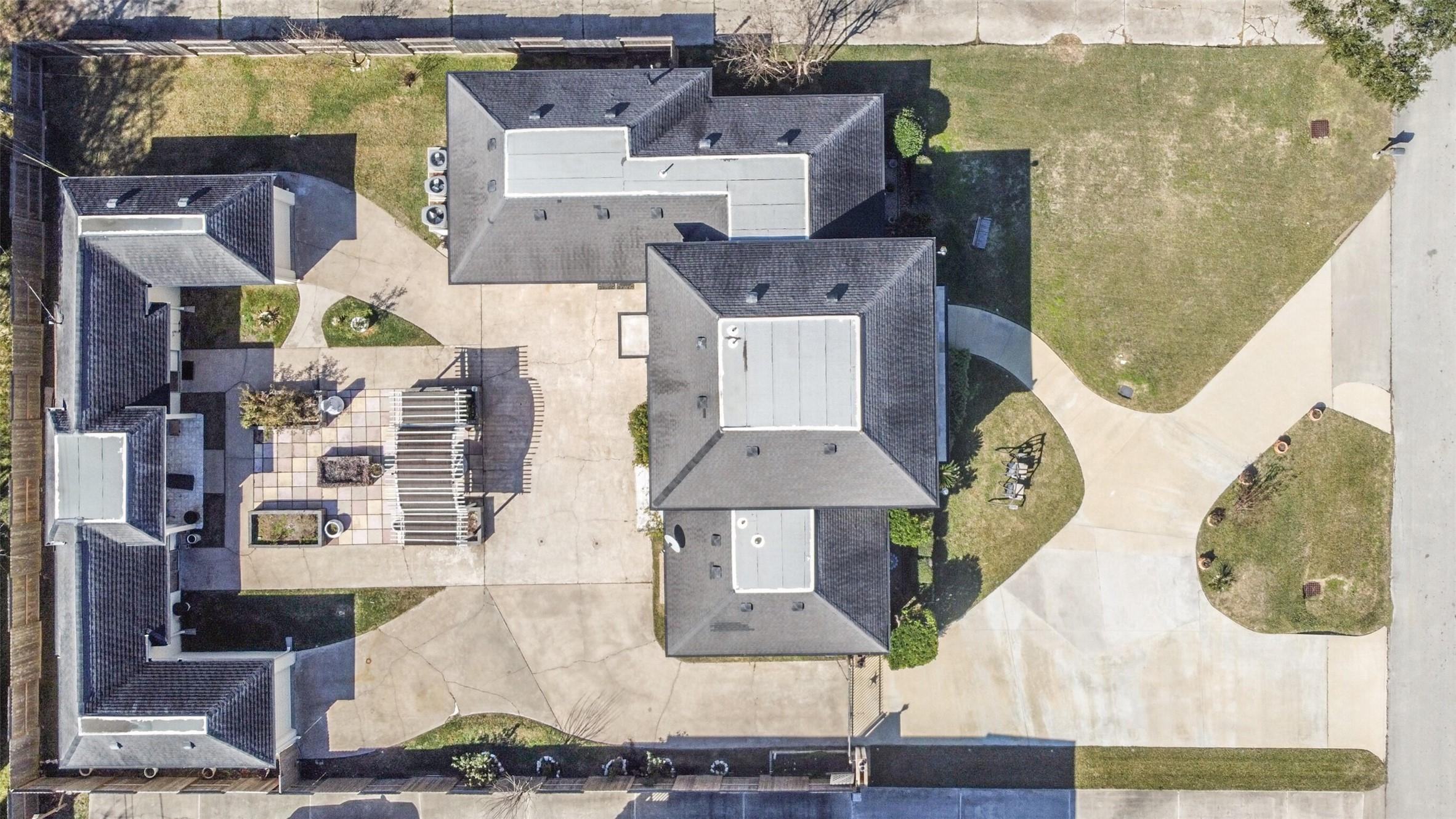 Image 4: Aerial view of the home.